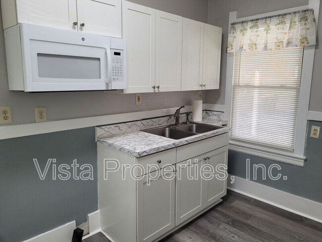 Building Photo - 112 Boston Ct