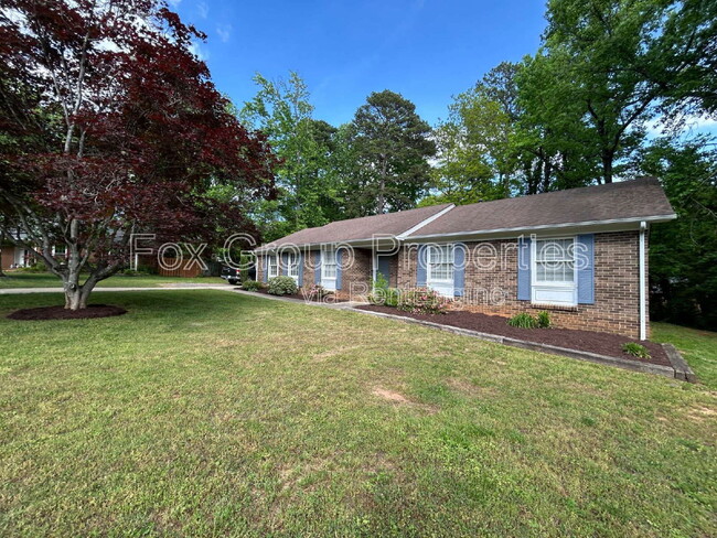 Building Photo - 133 Cliffwood Cir