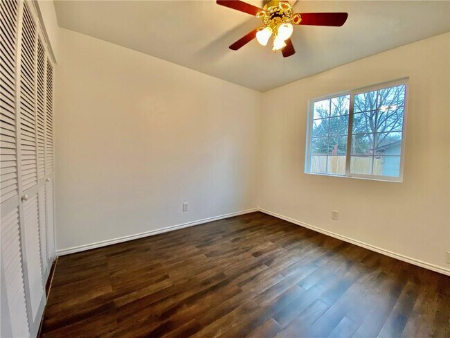 Building Photo - 2311 Dovehill Dr