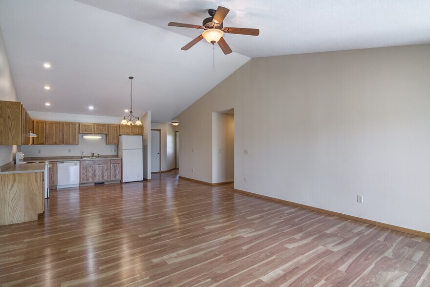 Building Photo - 5538 165th St E