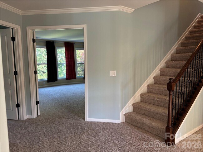 Building Photo - 8811 Tamarron Dr