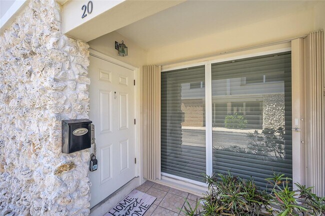 Primary Photo - 5555 N Ocean Blvd