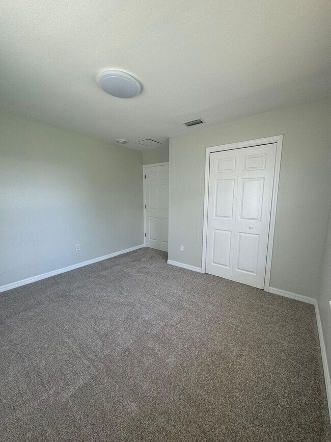 Building Photo - 3/2.5 Home Available Now!
