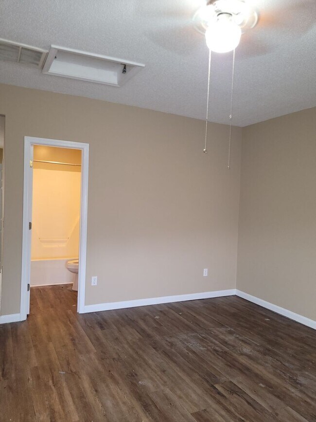 Building Photo - 70 GA-98