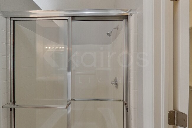 Building Photo - 113 Great Oaks Dr