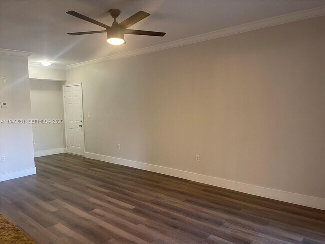 Building Photo - 160 SW 117th Terrace