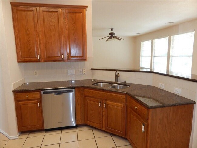 Building Photo - 10909 N Canoa Hills Trail
