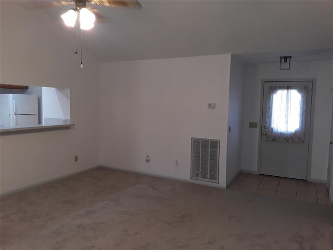 Building Photo - 3119 E Heatherock Cir