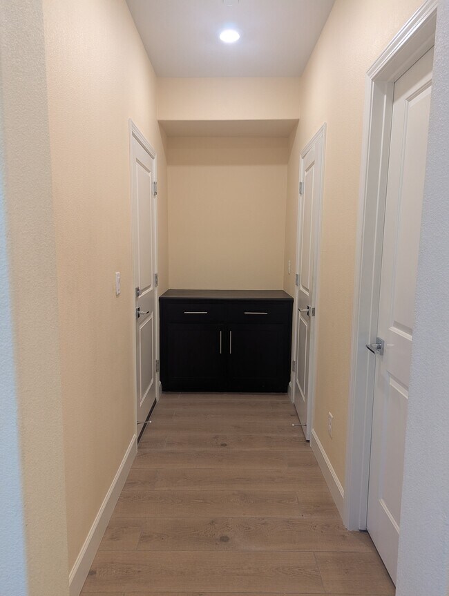 Building Photo - 2461 Coloma Ln