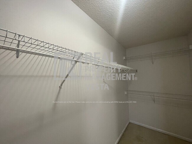 Building Photo - 102 Mulligan Ct