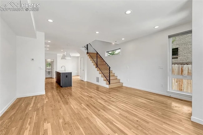 Building Photo - 1231 Newton St