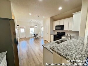 Building Photo - 500 Saddlehorn Way