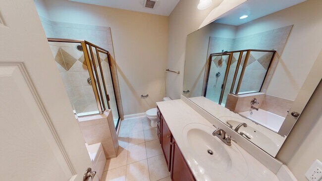 Building Photo - Extra Large Condo in Anderson Creek Club C...
