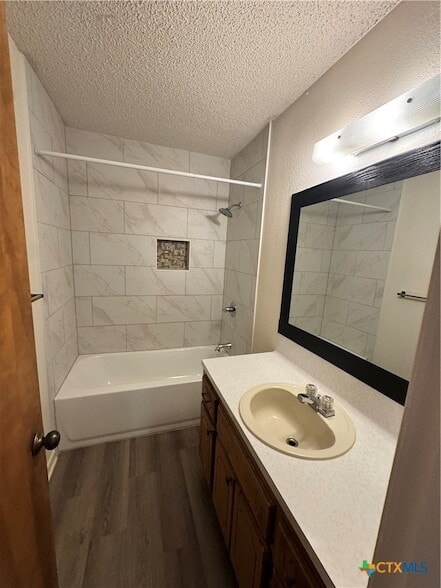 Building Photo - 203 Versailles St