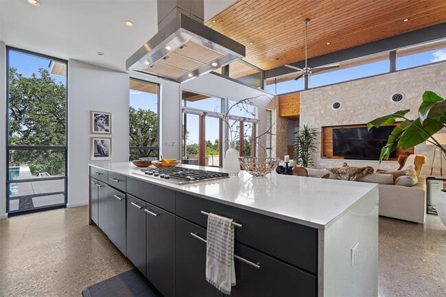 Building Photo - 1302 Socorro Dr