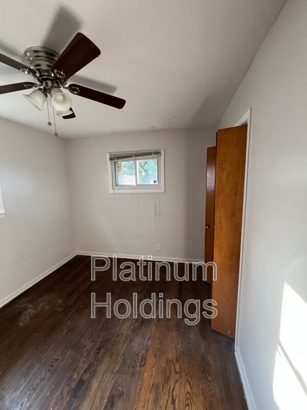 Building Photo - 13706 Rexwood Ave