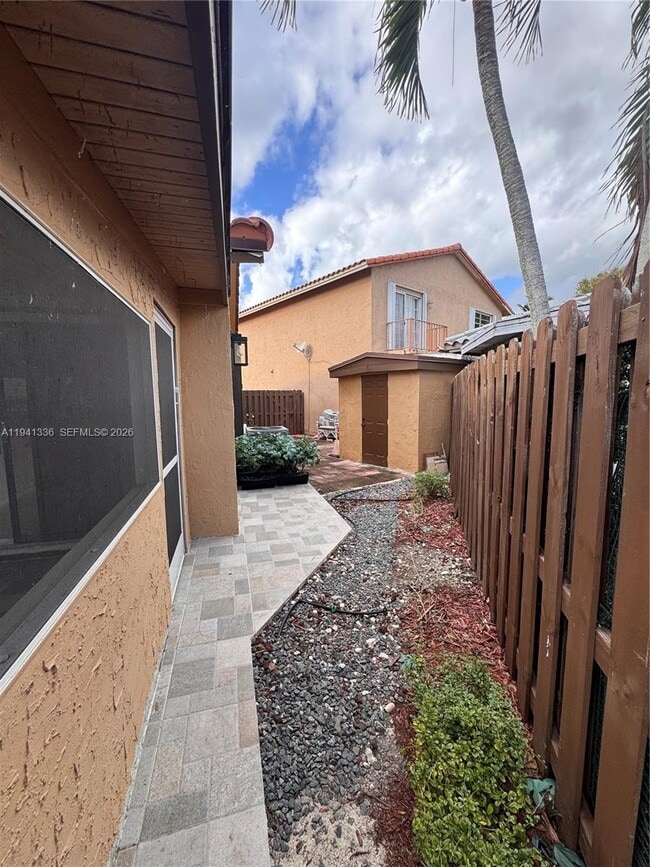 Building Photo - 13528 SW 9th Ln