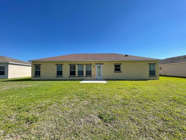 Building Photo - Bella Pointe-3641 Sail Harbor Dr Kissimmee...