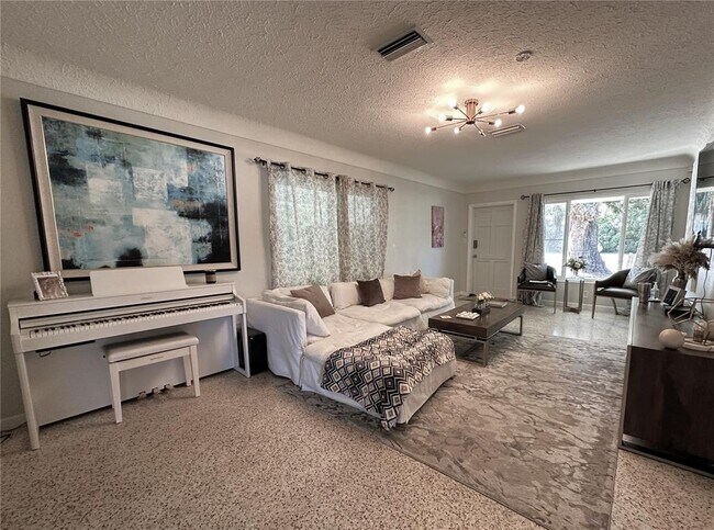 Building Photo - 2275 Hawthorne St