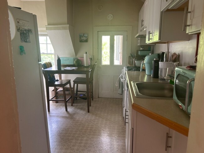 Building Photo - 410 Cascadilla St