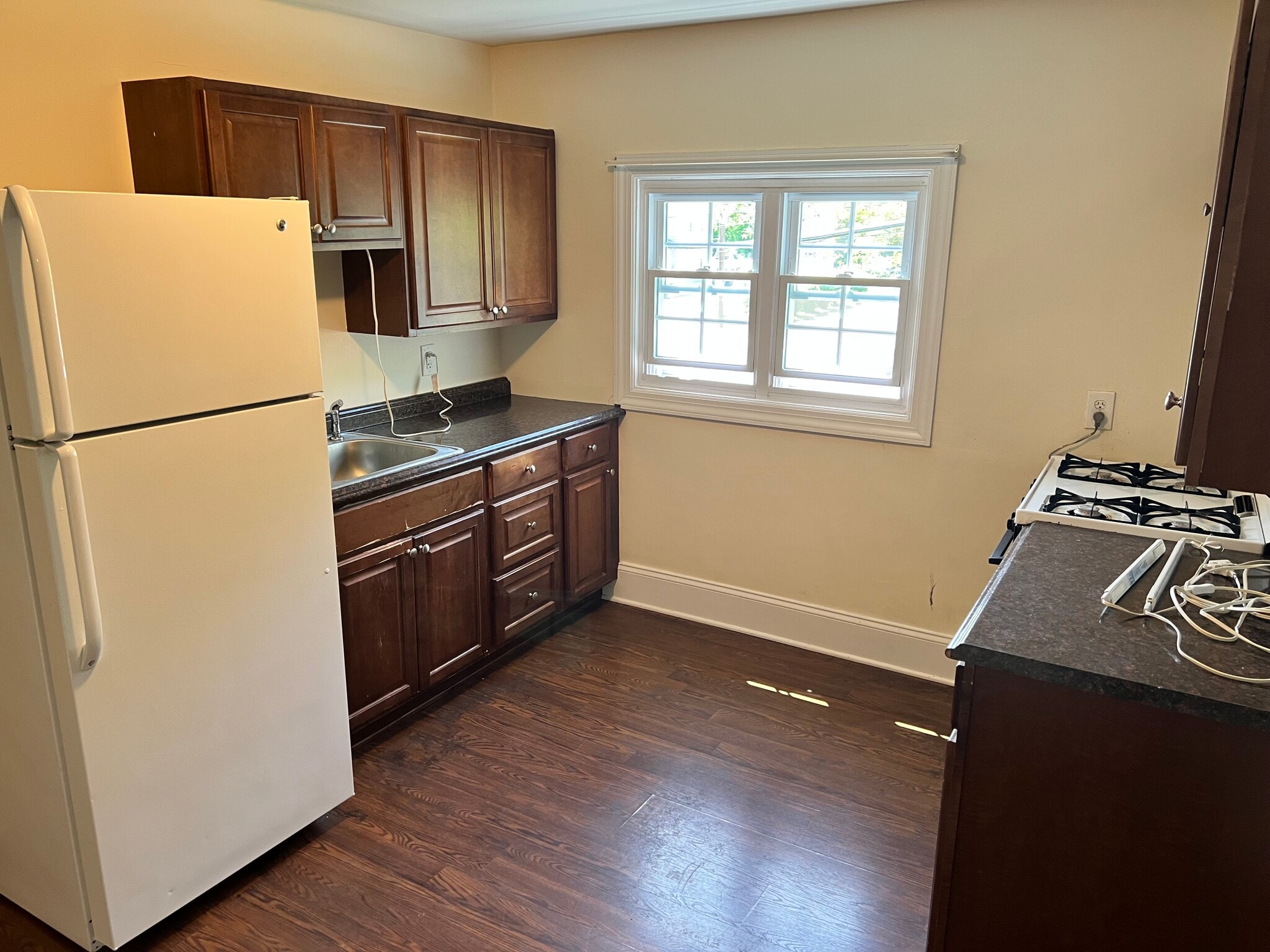 Kitchen - 1143 E Main St