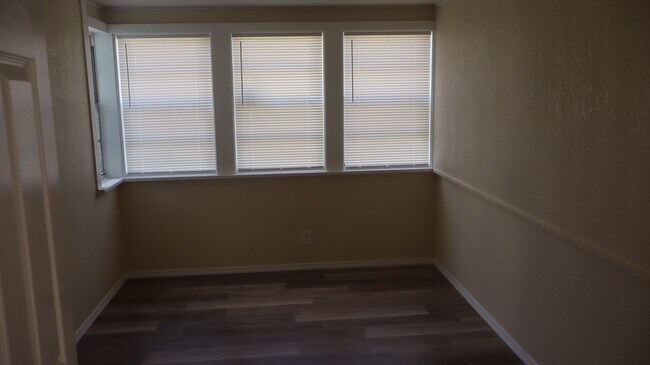 Building Photo - Historic Charm 3 bedroom/ 1 bath Home with...