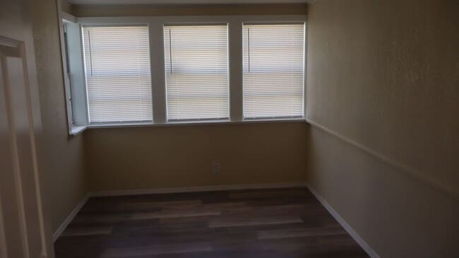 Building Photo - MOVE IN SPECIAL - Historic Charm 3 bedroom...