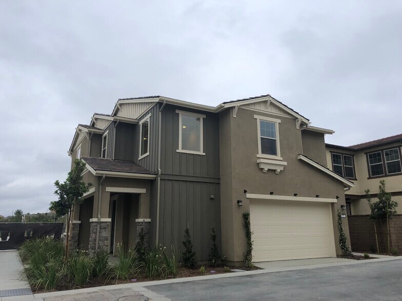 Building Photo - 87 Majeza Ct
