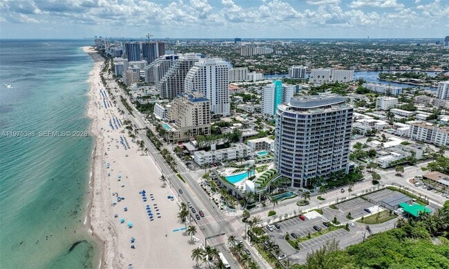 Building Photo - 901 N Birch Rd