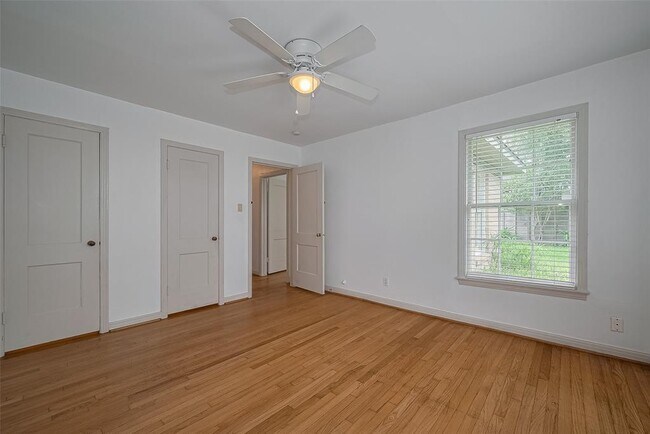 Building Photo - 3610 Glen Haven Blvd