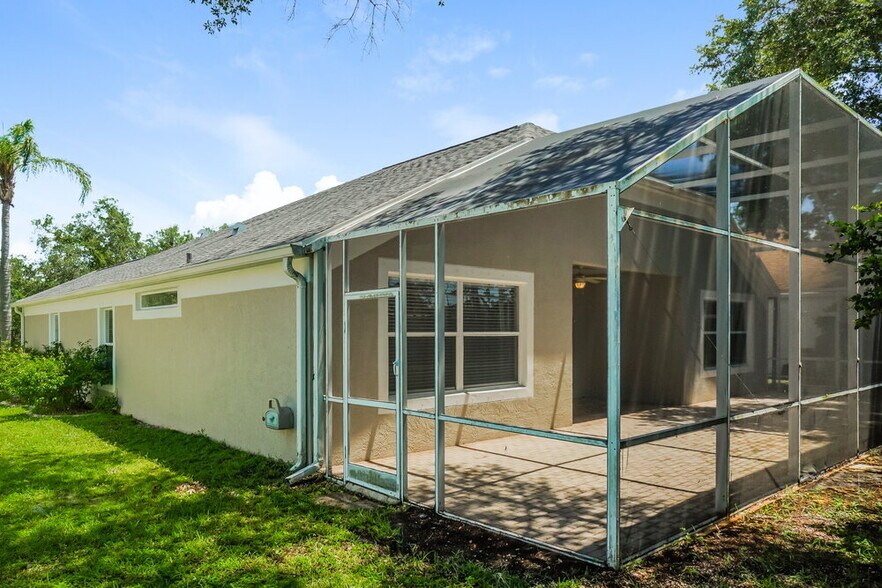 Building Photo - 304 Fareham Dr