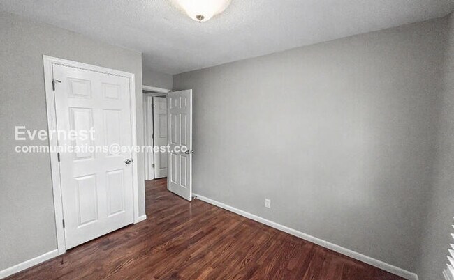 Building Photo - 19200 E Ponca Terrace