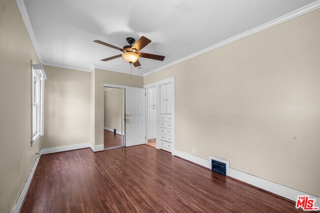 Building Photo - 1231 S St Andrews Pl