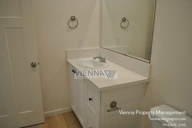 Building Photo - 7076 Auburn Blvd