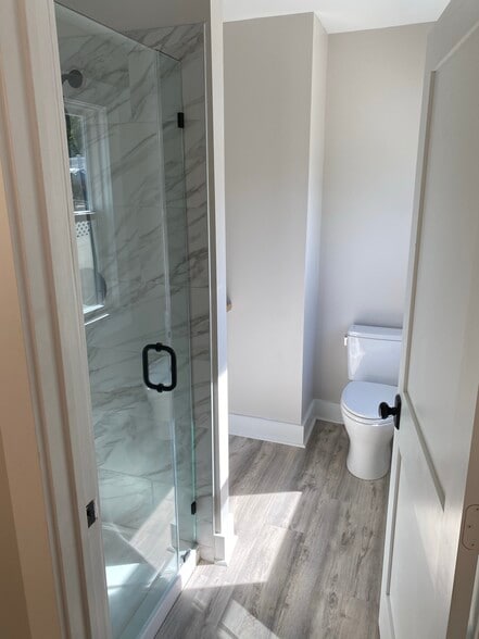 Front Bedroom Bath - 613 Blenheim Ave