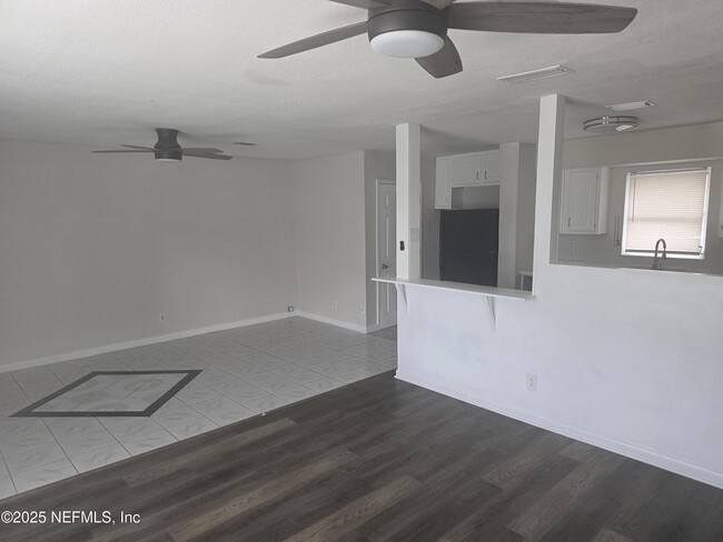 Building Photo - 3139 Searchwood Dr