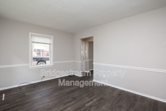 Building Photo - 708 Winston Dr