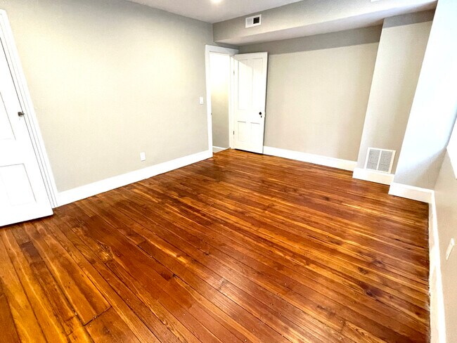 Building Photo - 4680 Umbria St