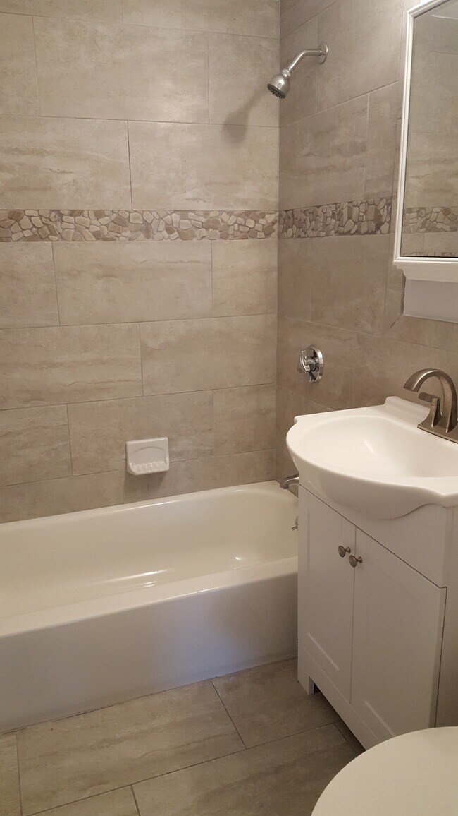 Building Photo - 1033 Massachusetts Ave