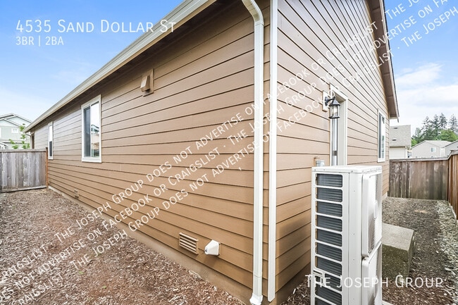 Building Photo - 4535 Sand Dollar Dr