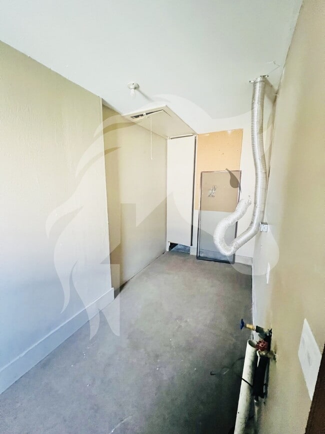 Building Photo - "Charming 4-Bedroom Home with Spacious Living at 840 North Windemere Drive, Moore, OK!"