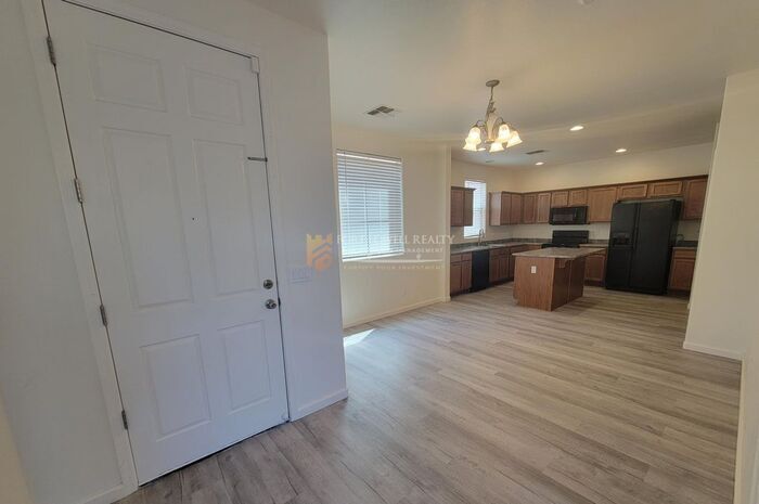 Building Photo - 7226 S 48th Glen