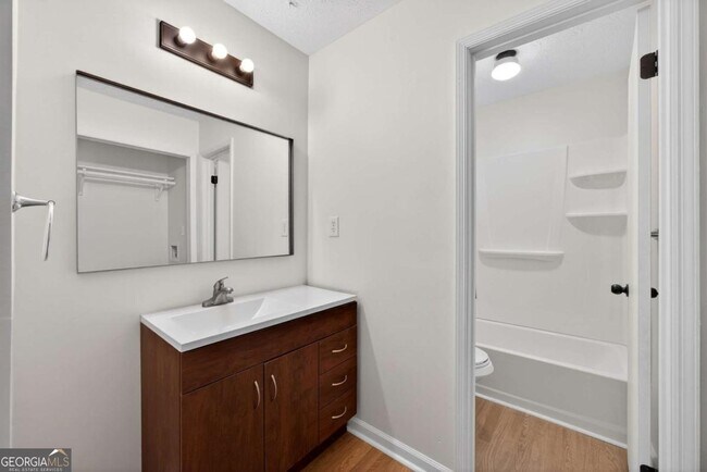 Building Photo - 6898 Babbling Brook Dr