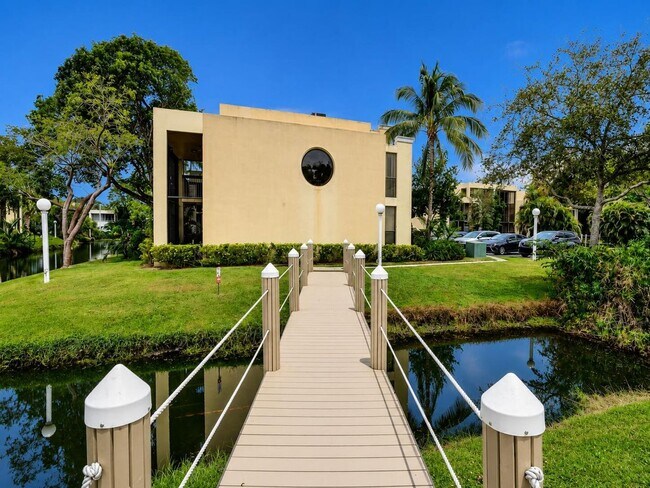 Building Photo - 2910 SW 87th Terrace