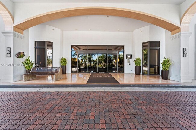 Building Photo - 3598 Yacht Club Dr