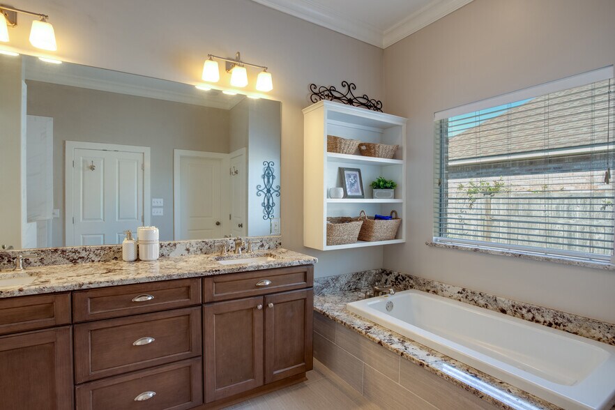 Building Photo - 306 Palermo Dr