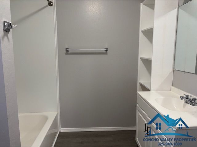 Building Photo - 1620 Austin St