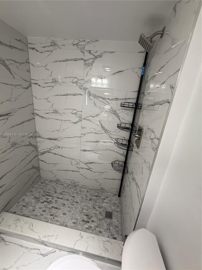 Building Photo - 1255 Collins Ave