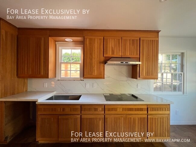 Building Photo - 1919 Tasso St