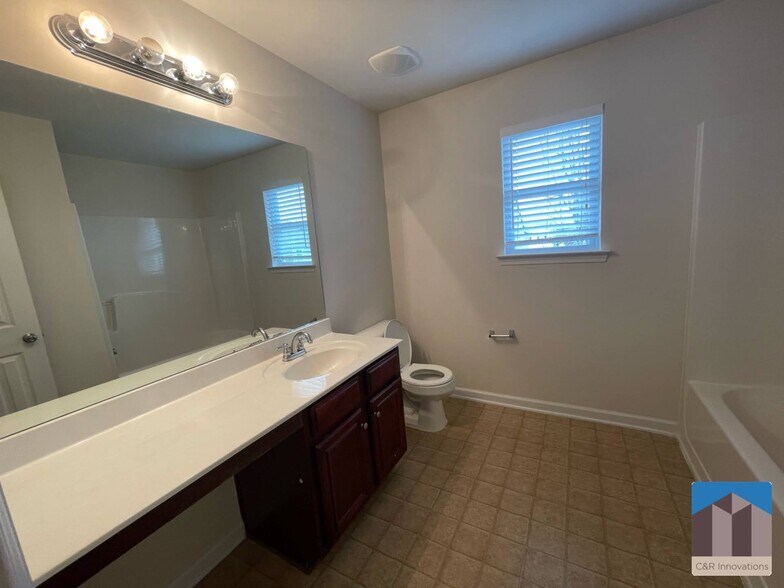 Building Photo - 4205 Pointe Vecchio Cir